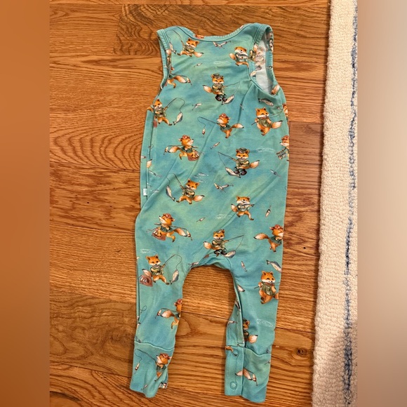 POSH PEANUT Baby Boy's Fishing Fox Print Arlo Henley Racerback Romper 12-18M - Picture 4 of 5